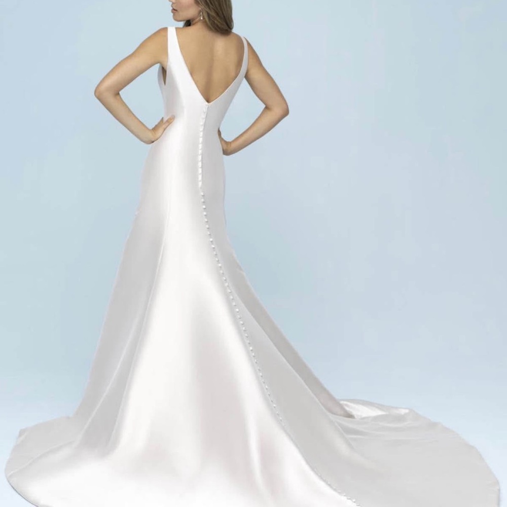 Elegant White Satin Wedding Dress